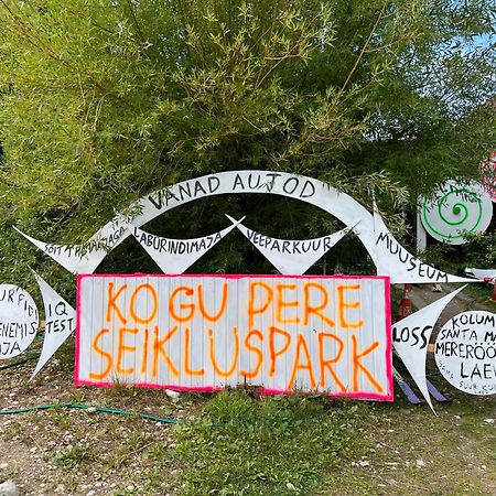 Suurekivi Kuelalistemaja Hotel Reigi ภายนอก รูปภาพ