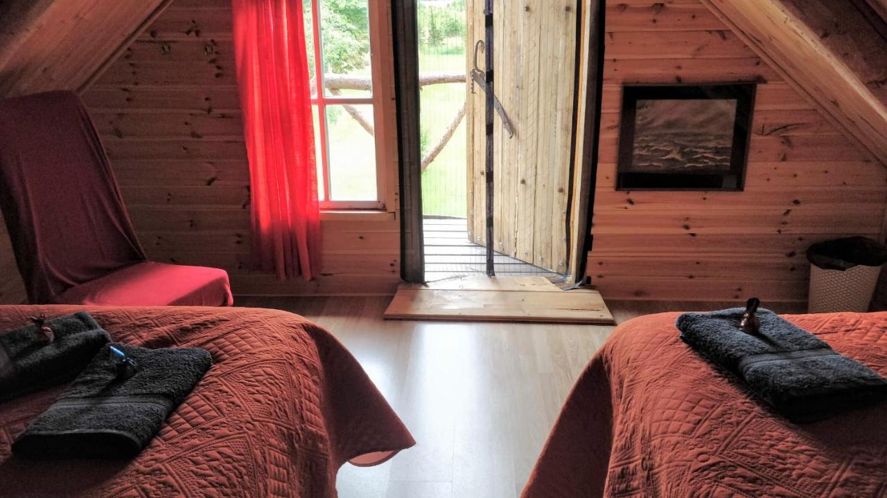 Suurekivi Kuelalistemaja Hotel Reigi ภายนอก รูปภาพ
